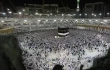 mecca 8 226x145 - صورة مثيرة للجدل تعكس التحديات الثقافية في أفغانستان