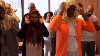 بدعتی عجیب در امریکا؛ نخستین مسجد مختلط افتتاح شد!