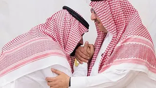 ویدیو/ بیعت ولیعهد مخلوع عربستان با پسر پادشاه
