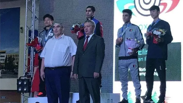 کسب مدال برونز توسط رسول عمری در مسابقات بوکس محصلان جهان