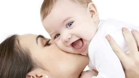 مرگ نوزاد 18 روزه بر اثر بوسیدن! + تصاویر
