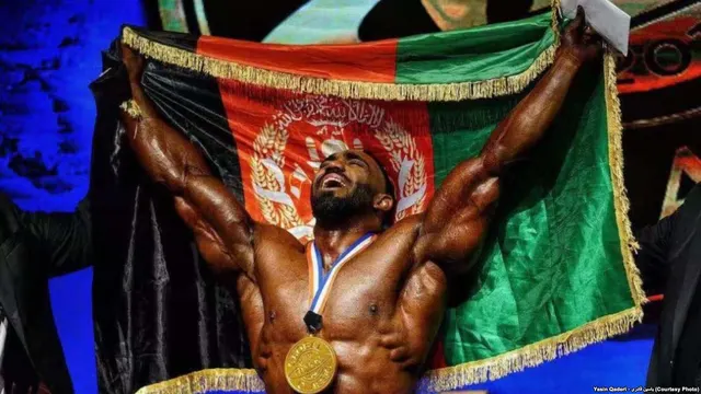 قهرمان پرورش اندام دنیا مدال اش را به خانواده جنرال رازق تقدیم کرد