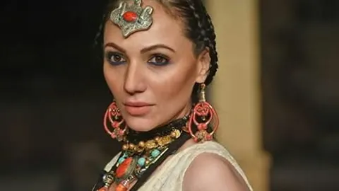 ستاره های مود پاکستانی با زیورآلات ساخت مهاجرین افغان + تصاویر