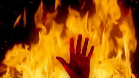 کمپ پناهنده گان در یونان در آتش سوخت