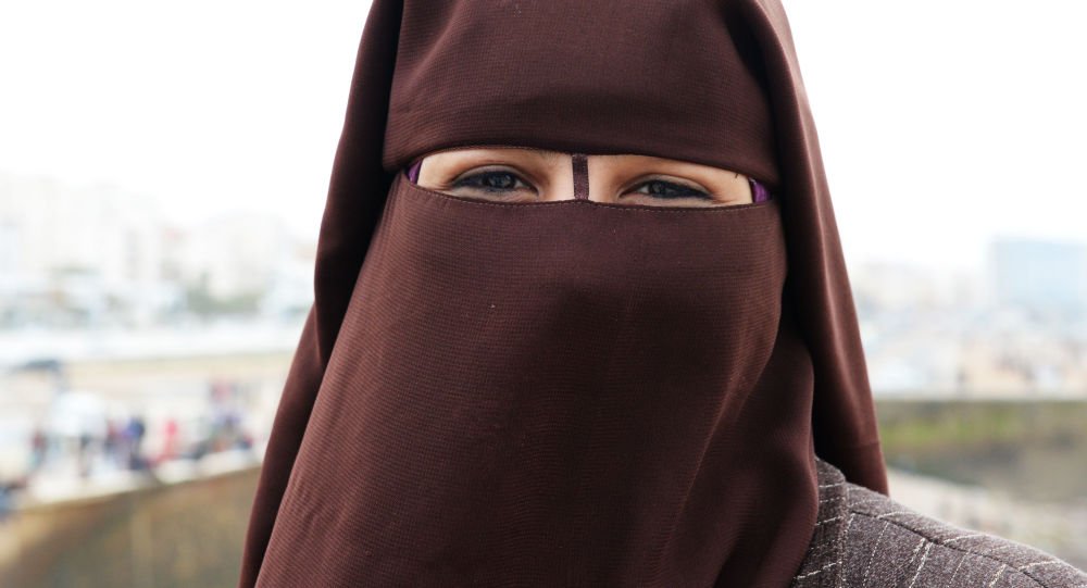 آغاز اجرای قانون ممنوعیت برقع در هالند برقع