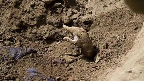 زنده به گورکردن دختران در هند