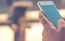 صدور دستور جدید رهبر طالبان مبنی بر ممنوعیت استفاده از مبایلهای هوشمند در ادارات دولتی