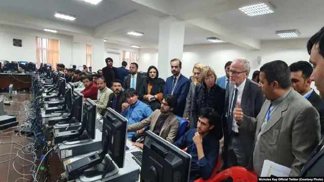 دیدار نماینده ملکی ناتو از روند شمارش آرا