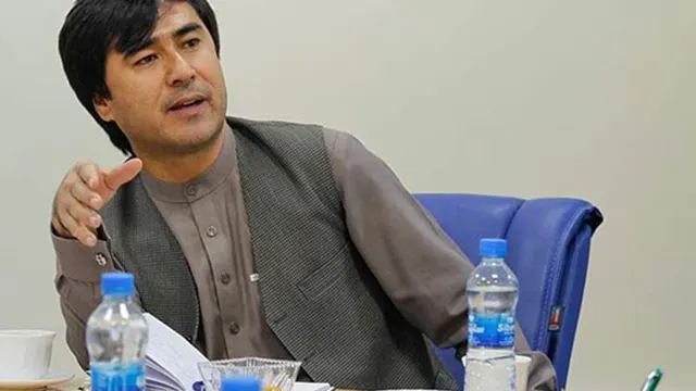با کمیشنر کمیسیون انتخابات که در جعل اسناد دست دارد آشنا شوید