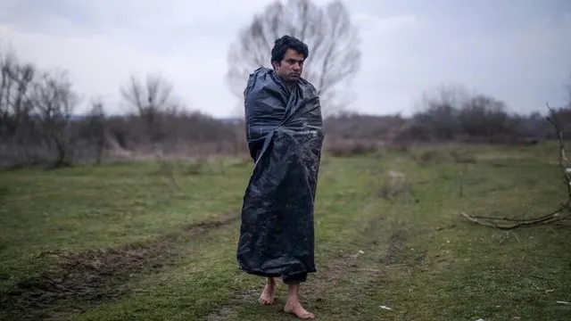 اقدام غیر انسانی پولیس بلغاریا علیه ۸۴ پناهجوی غیرقانونی + تصویر