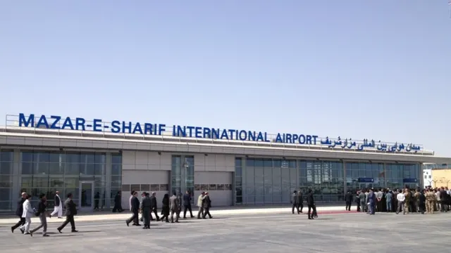 انتقال نخبگان و مسوولین حکومت پیشین از میدان هوایی مزار شریف به یونان