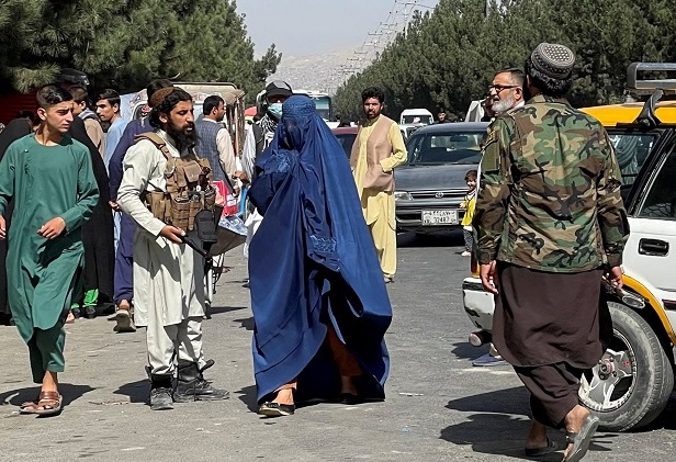 افغانستان کې د ښځو د کار ګډون ۹۵٪ کم شوی دی