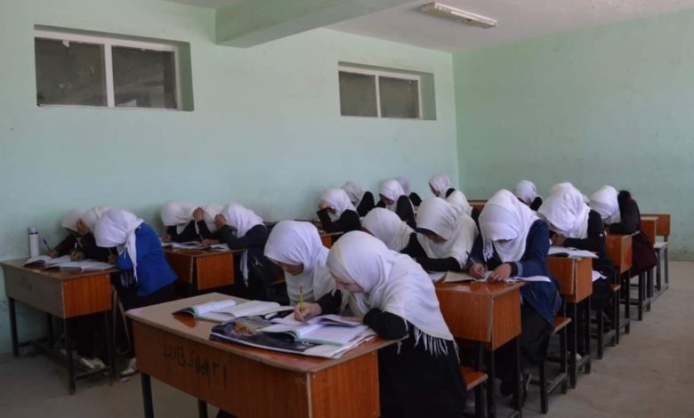 افغانستان میں خواتین اور لڑکیوں کی تعلیم پر پابندیاں: ایک سنگین انسانی بحران