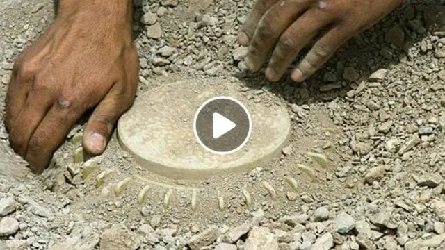 ویدیو/ انهدام ماین های جاسازی شده در شهر خرسون اوکراین