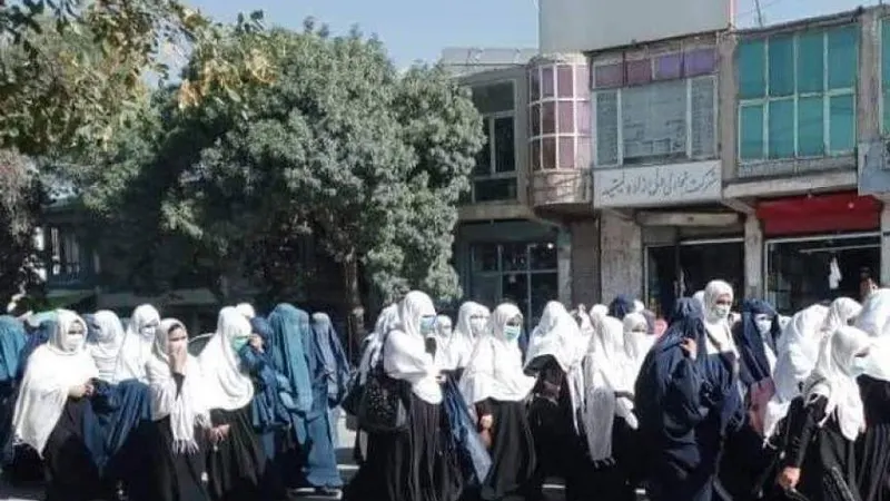 مهاجرین بازگشته از پاکستان؛ نگرانی از ممنوعیت آموزش دختران