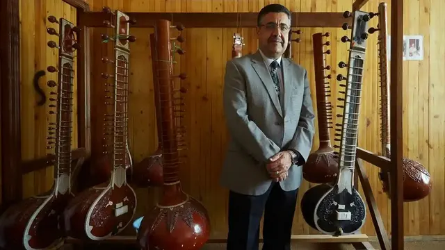 داکتر احمد سرمست لقب قهرمان حقوق موسیقی را دریافت کرد