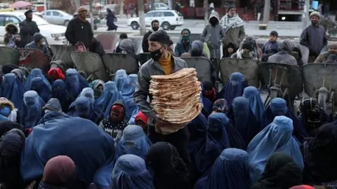 نرخ فقر در افغانستان: ۲۹ میلیون نفر در خطر گرسنگی