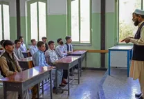 شاگردان ننگرهار و کنر: کیفیت آموزش قربانی لباس و ظاهر می‌شود