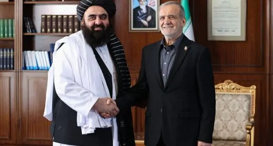 پزشکیان در دیدار با امیرخان متقی: ایران آماده گسترش روابط همه‌جانبه با افغانستان است