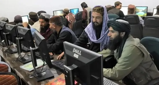 ​ادعای طالبان مبنی بر کاهش چشم‌گیر قیمت انترنت در کشور