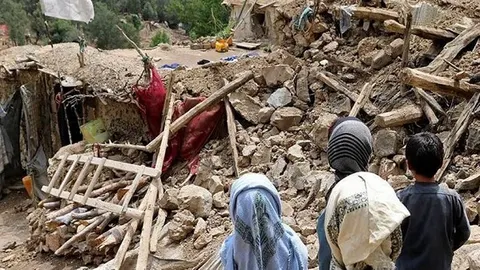 نماینده خاص سازمان ملل در افغانستان خواستار کمک فوری به زلزله‌زدگان شد