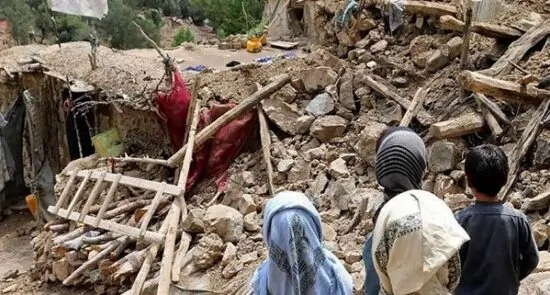 نماینده خاص سازمان ملل در افغانستان خواستار کمک فوری به زلزله‌زدگان شد