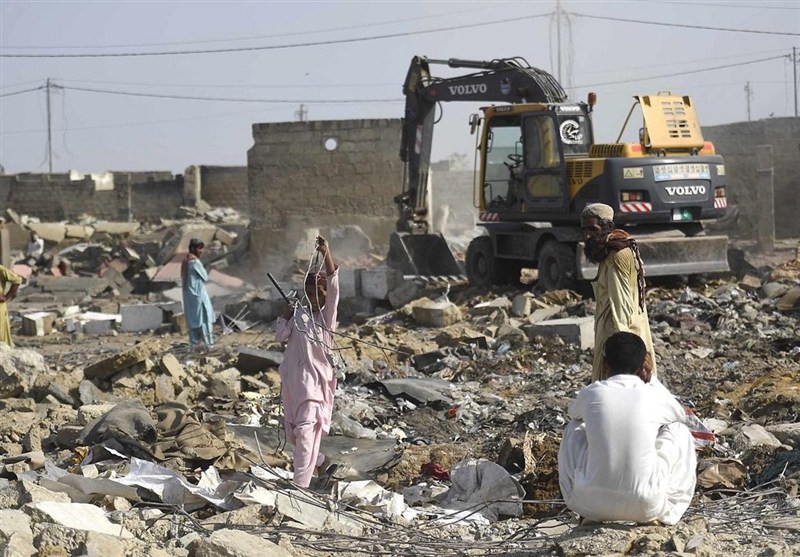 پاکستانی حکومت نے افغان مہاجرین کے خلاف سخت اقدامات شروع کر دیے