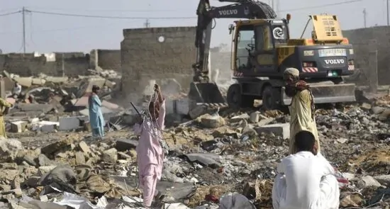 تخریب گسترده کمپهای مهاجرین و نگرانی از فروپاشی بازار کار در پاکستان