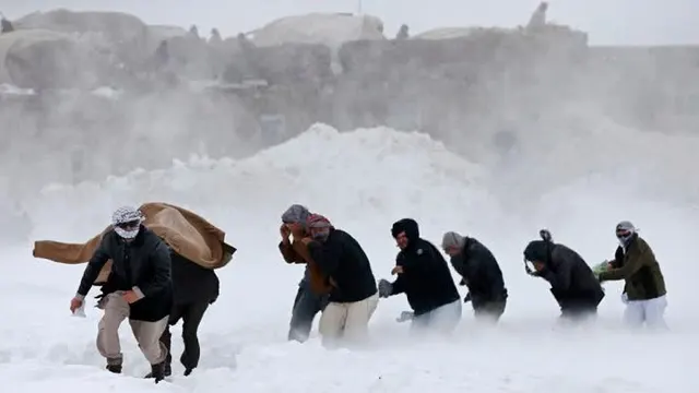 شکست طالبان در مهار مافیای قاچاق انسان؛ چگونه سیاست‌های حکومت جوانان افغان را به کام مرگ فرستاد؟