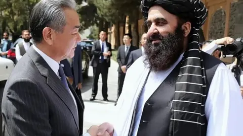 امیرخان متقی: کابل با بیش از ۴۰ نمایندگی دیپلماتیک در ارتباط است
