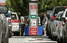 بحران انرژی در ایالات متحده؛ اکثریت باشنده گان، دونالد ترمپ را مقصر گرانی سوخت میدانند