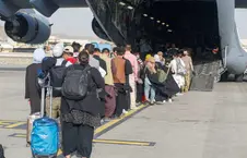 عفو بینالملل: نرخ پذیرش پناهنده گان افغان در بریتانیا به شدت کاهش یافته است