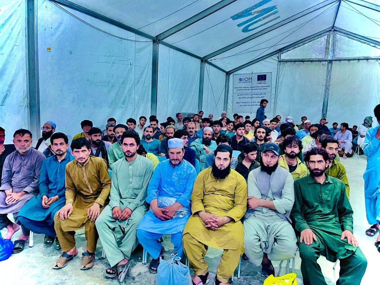 ۴۰۰ افغان پنا غوښتونکي له پاکستاني زندانونو خوشې شول