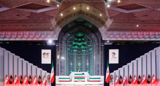 حضور هم‌زمان هیئت طالبان و چهره‌های اپوزیسیون افغانستان در مراسم ادای احترام به پیکر آیت‌الله خامنه‌ای