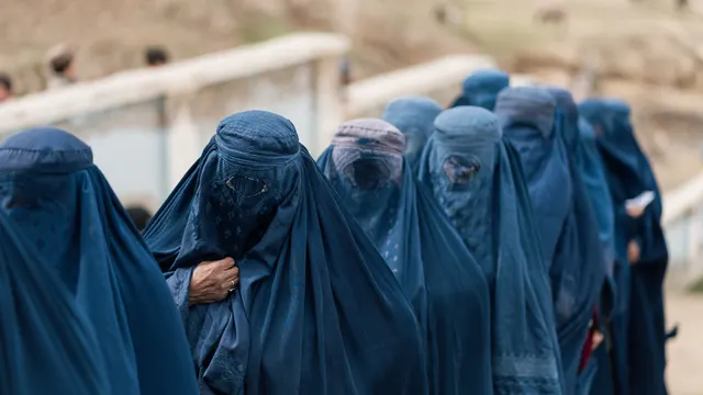 زنان بیوه افغان در جستجوی بقا و درآمد