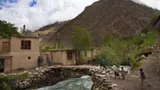 در اثر لغزش زمین در بدخشان، بیش از 400 تن کشته شدند.